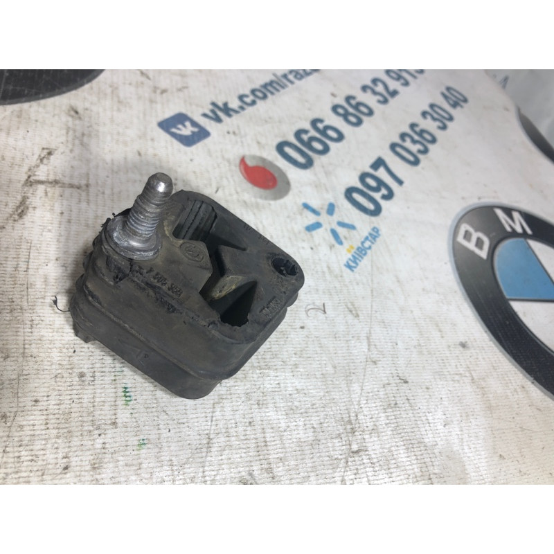 Кронштейн глушителя (выпускная система) BMW 5-series F10 2013 N63B44 18207585358