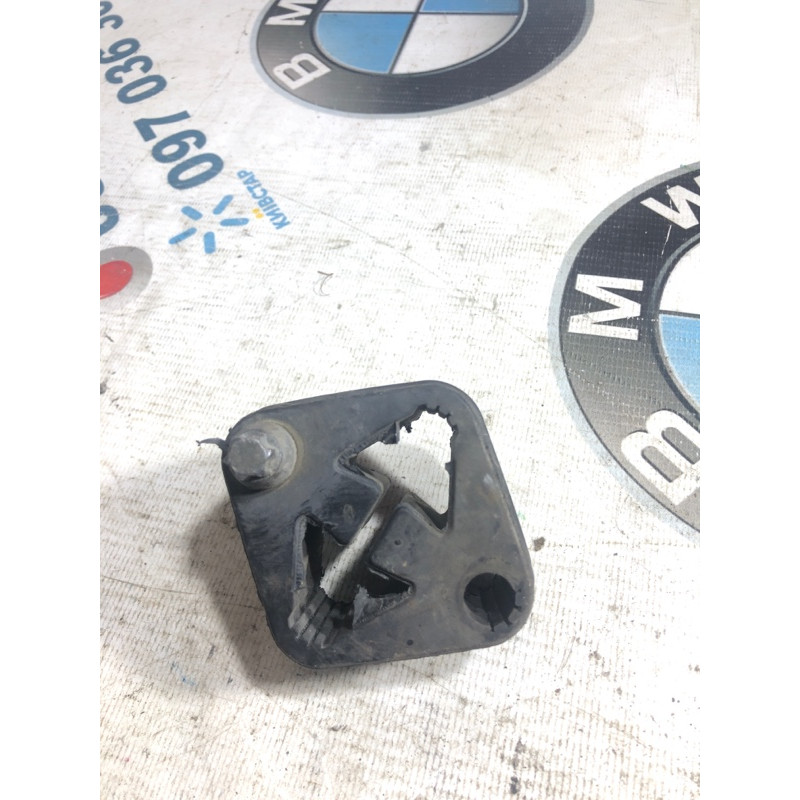 Кронштейн глушителя (выпускная система) BMW 5-series F10 2013 N63B44 18207585358