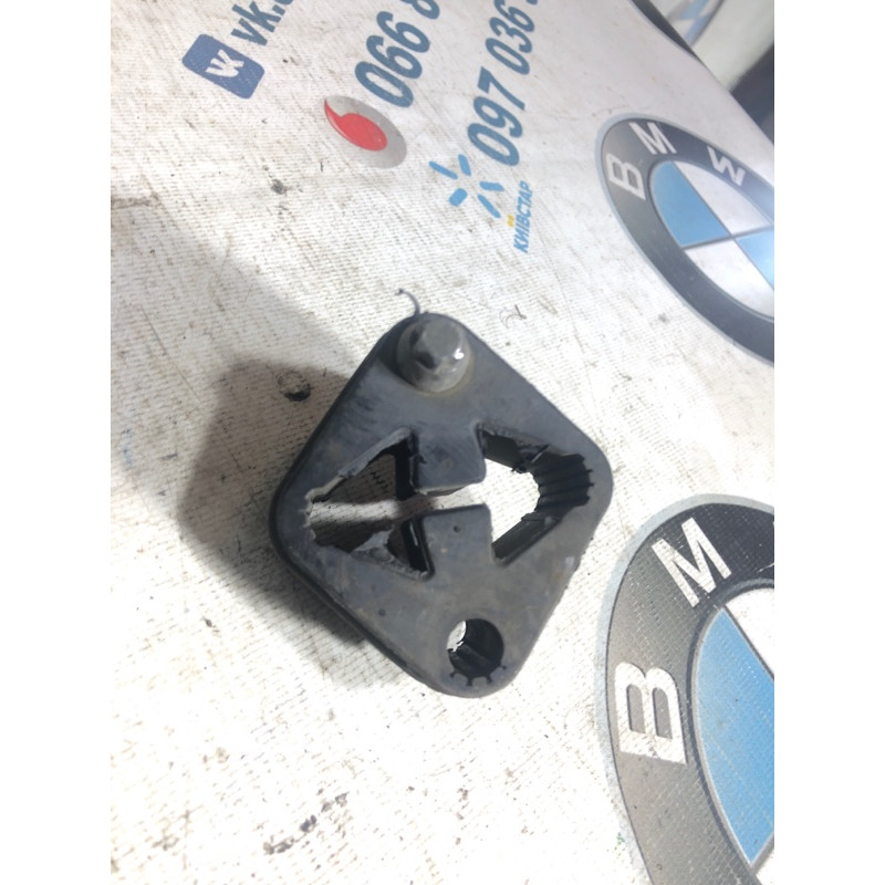 Кронштейн глушителя (выпускная система) BMW 5-series F10 2013 N63B44 18207585358