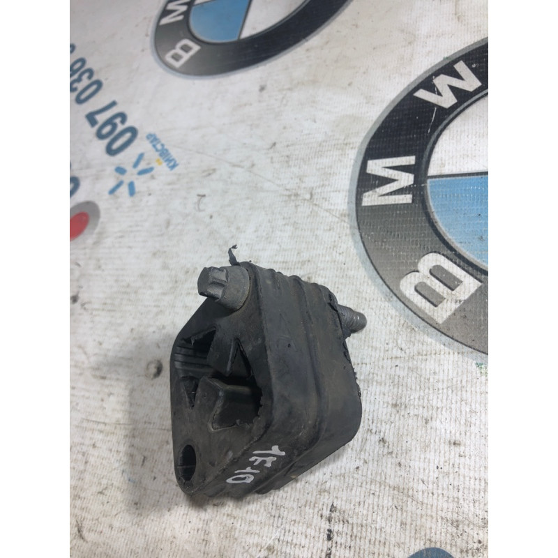 Кронштейн глушителя (выпускная система) BMW 5-series F10 2013 N63B44 18207585358