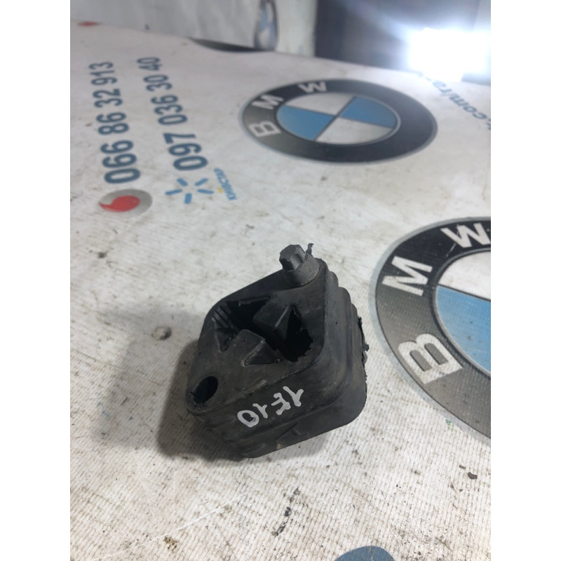 Кронштейн глушителя (выпускная система) BMW 5-series F10 2013 N63B44 18207585358