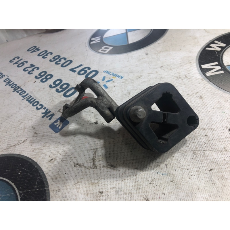 Подушка глушителя (выпускная система) BMW 5-series F10 2013 N63B44 18207589950