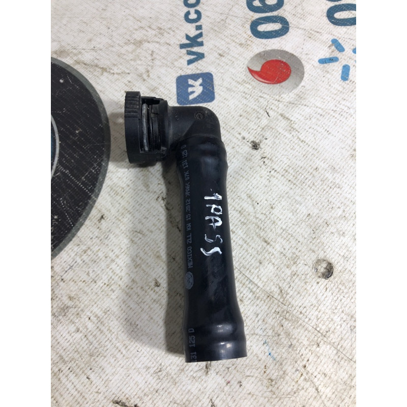 Патрубок (система охлаждения) Volkswagen Passat B7 2013 2.5 07k131125d