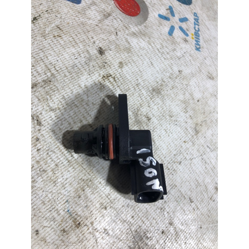 Датчик положения распредвала (электрика двигателя) Hyundai Sonata LF 2015 2.4 393502g000