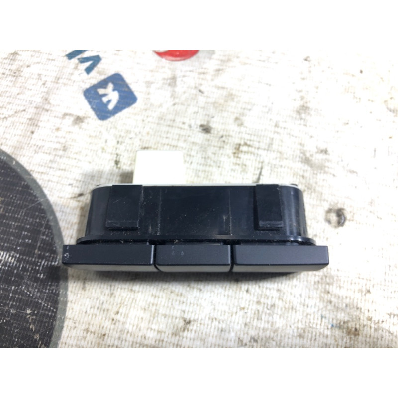 Кнопка аварийной сигнализации (электрика / кнопки) Ford Fusion MK5 2008 6e5t13d734aew