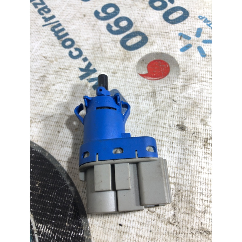 Концевик педали тормоза (электрика / датчики) Ford Focus MK3 8t4t9g854aa
