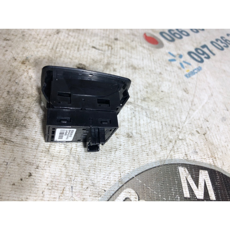 Кнопка склопідйомника (електрика / кнопки) BMW 3-series F30 2013 N47D20 61319208106