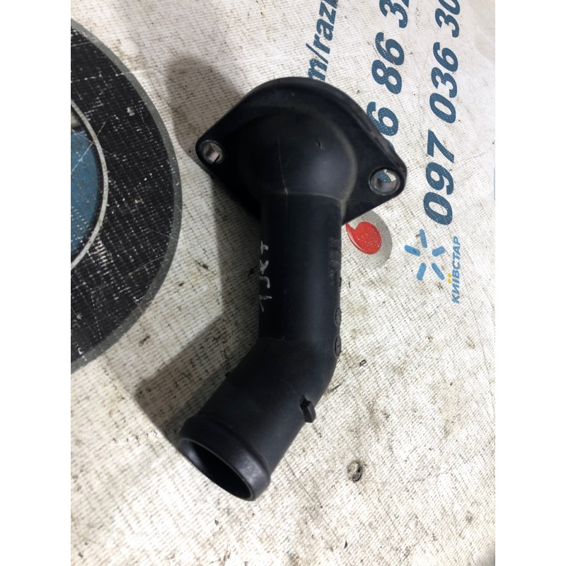 Корпус термостата (система охлаждения) Volkswagen Jetta MK6 2011 2.0 06a121121c