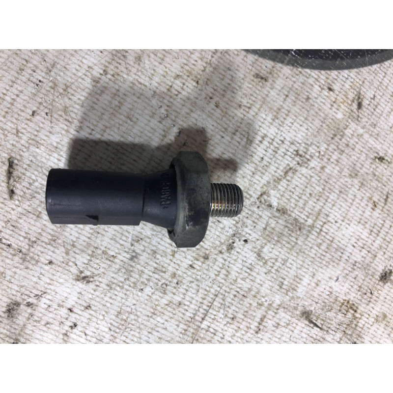 Датчик давления масла (электрика двигателя) Volkswagen Jetta MK6 2011 2.0 06a919081f