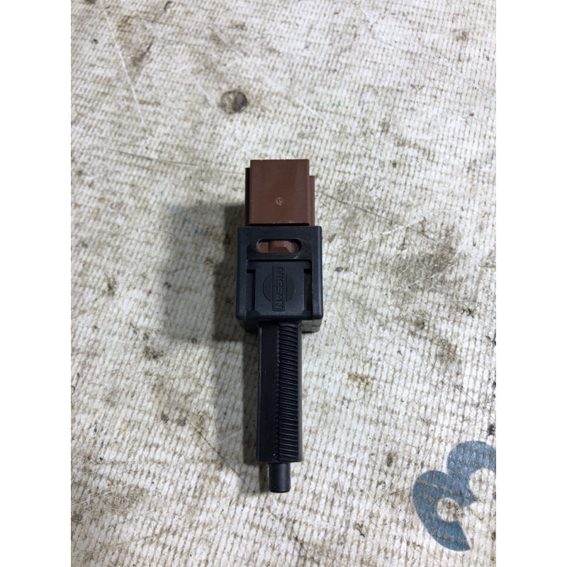 Концевик педали тормоза (электрика / датчики) Nissan Juke F15 2011 1.6 25300AT300