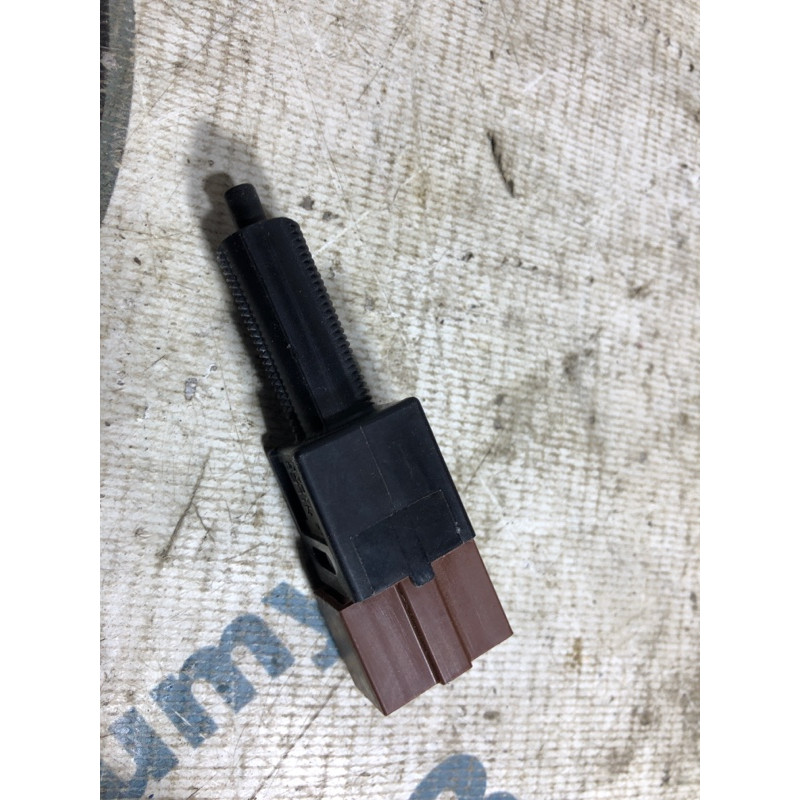 Концевик педали тормоза (электрика / датчики) Nissan Juke F15 2011 1.6 25300AT300