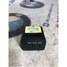 Гнездо USB/AUX