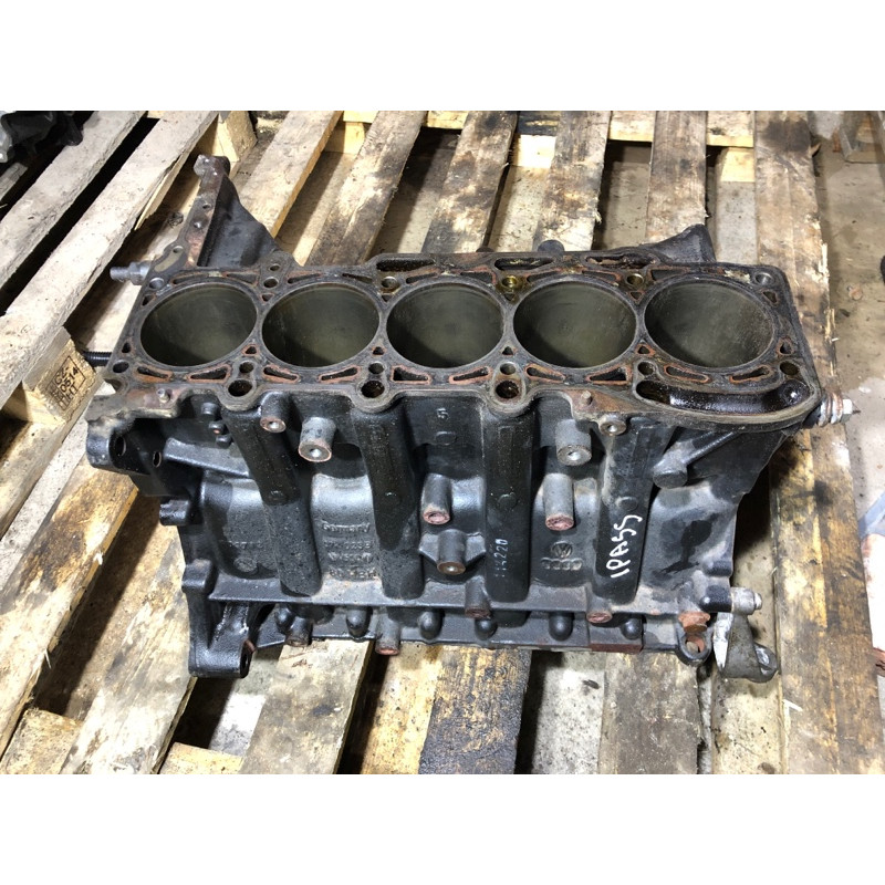 Блок цилиндров (двигатель и элементы) Volkswagen Passat B7 2013 2.5 07k103023b