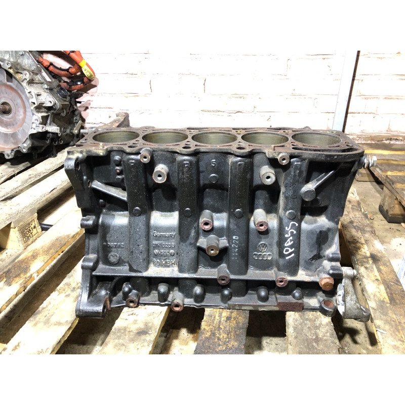 Блок цилиндров (двигатель и элементы) Volkswagen Passat B7 2013 2.5 07k103023b
