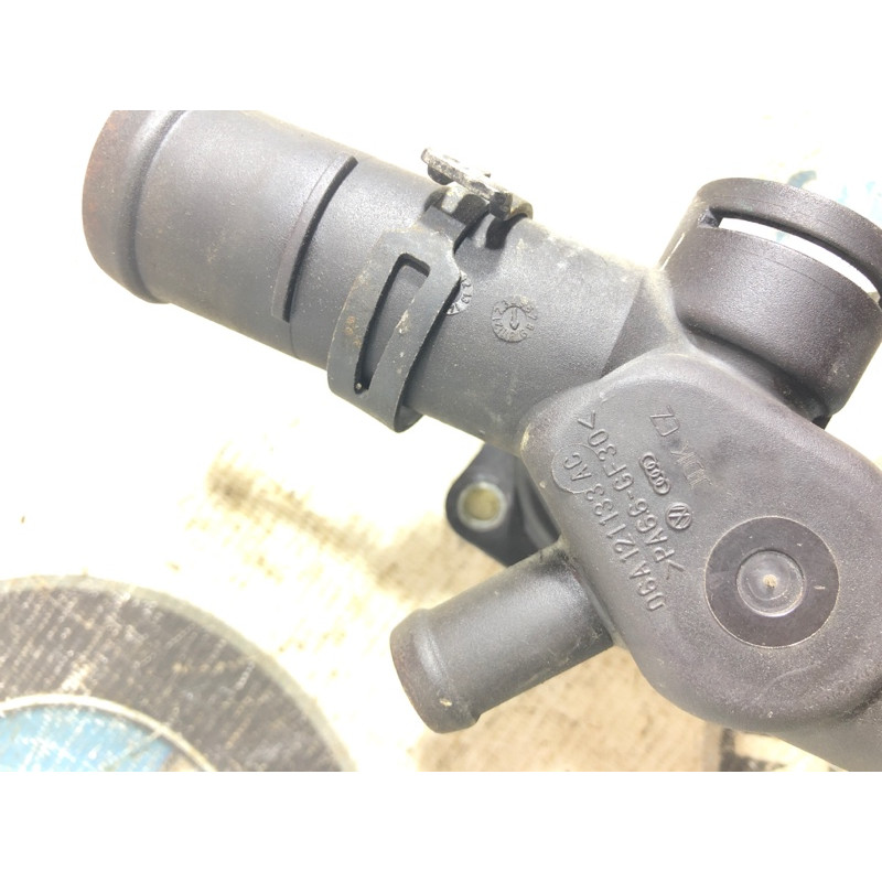 Фланец (система охлаждения) Volkswagen Jetta MK6 2011 2.0 06a121133ac