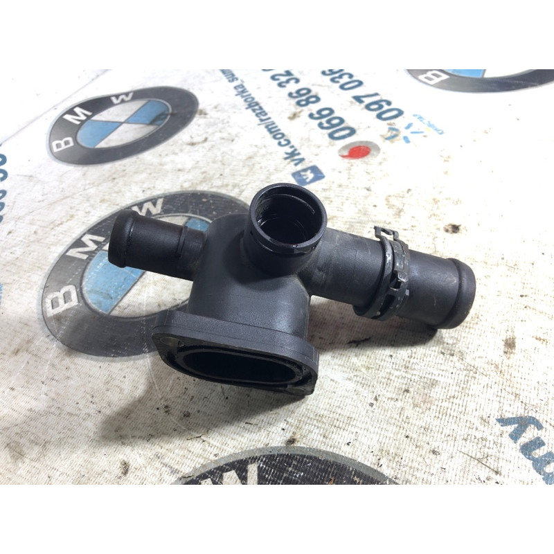 Фланец (система охлаждения) Volkswagen Jetta MK6 2011 2.0 06a121133ac