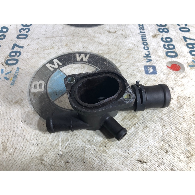 Фланец (система охлаждения) Volkswagen Jetta MK6 2011 2.0 06a121133ac