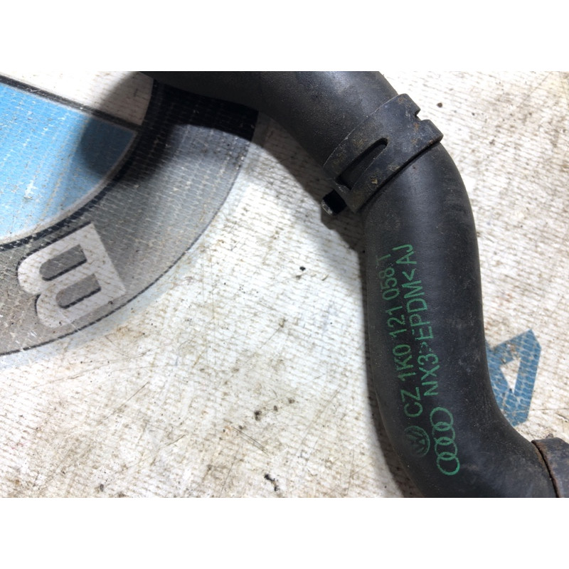 Патрубок (система охлаждения) Volkswagen Jetta MK6 2011 2.0 1k0121058t