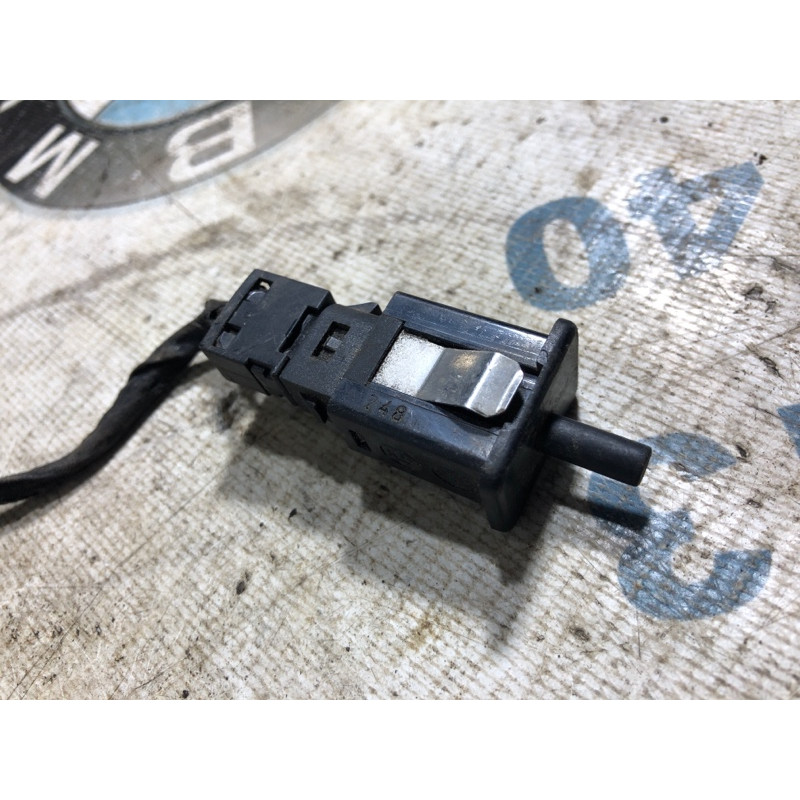 Концевик (электрика) BMW 5-series E39 61311388277