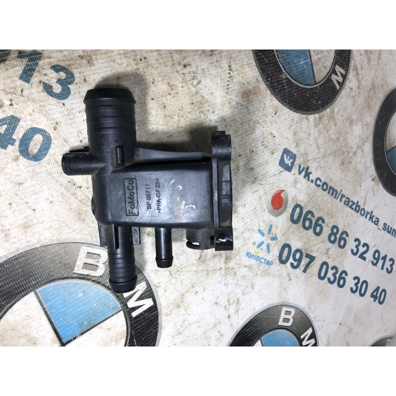 Фланец (система охлаждения) FORD Fusion MK5 2013 2.0 cj5e8k556ab