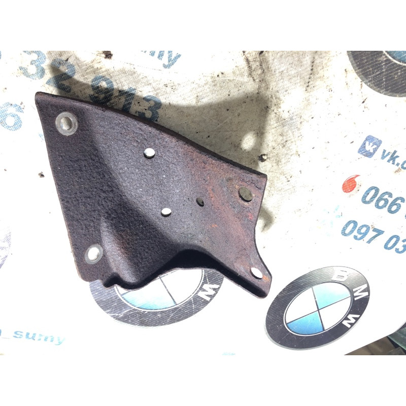 Кронштейн глушителя (выпускная система) FORD Focus MK3 2015 2.0 CV6Z-5K291-B