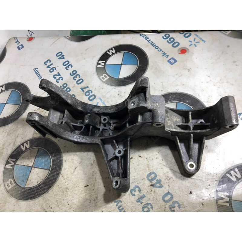 Кронштейн генератора (кронштейны двигателя) Volkswagen Touareg 7L 2004 3.2 022260087F