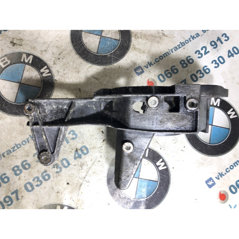 Кронштейн генератора (кронштейны двигателя) Volkswagen Touareg 7L 2004 3.2 022260087F