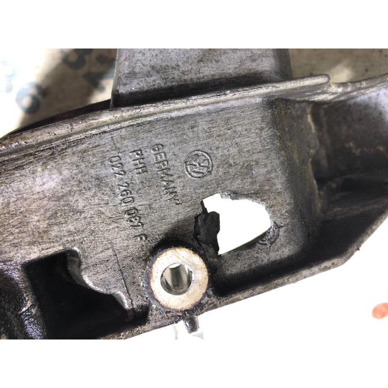 Кронштейн генератора (кронштейны двигателя) Volkswagen Touareg 7L 2004 3.2 022260087F