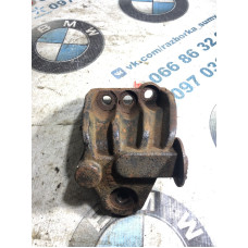 Кронштейн двигуна