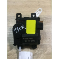 Привід заслонки обігрівача