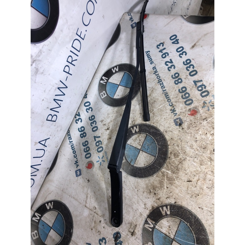 Поводок дворника (кузов и элементы) Volkswagen Passat B7 2013 2.5 561955409B