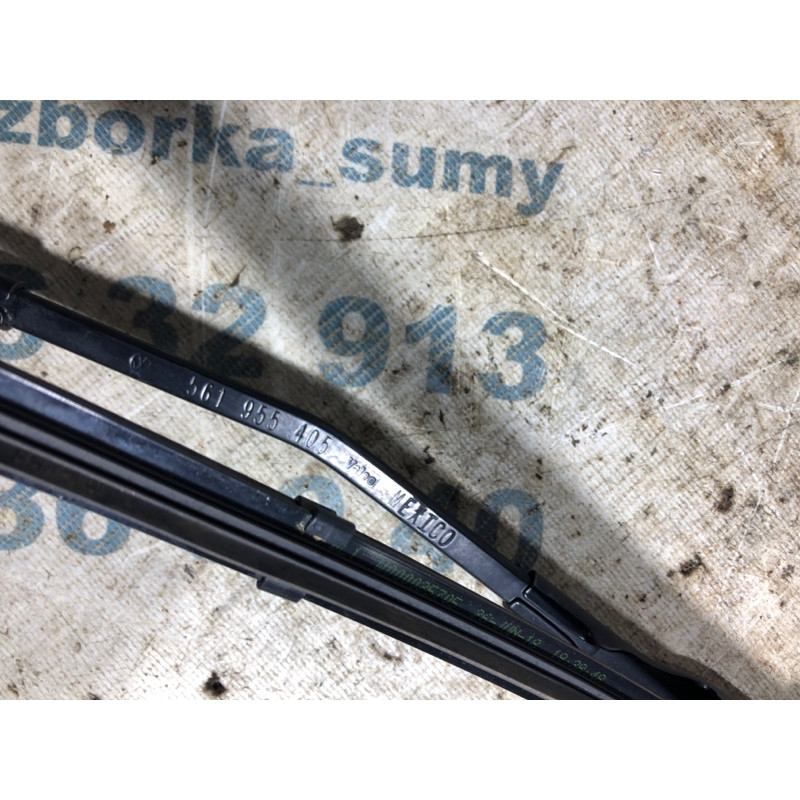 Поводок дворника (кузов и элементы) Volkswagen Passat B7 2013 2.5 561955409B