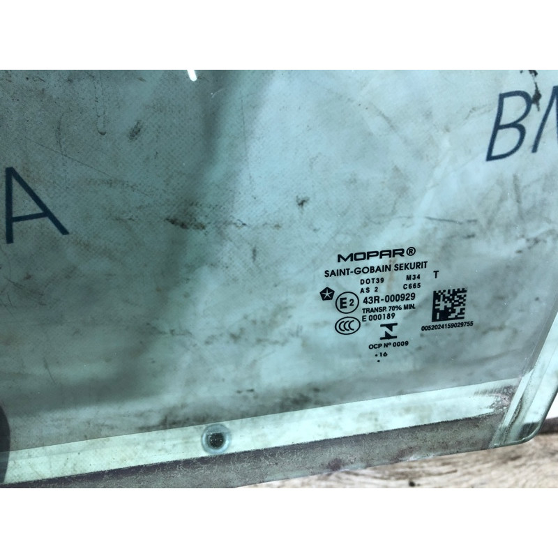 Стекло (кузов и элементы) Jeep Renegade BU 2016 2.4 68274340AA