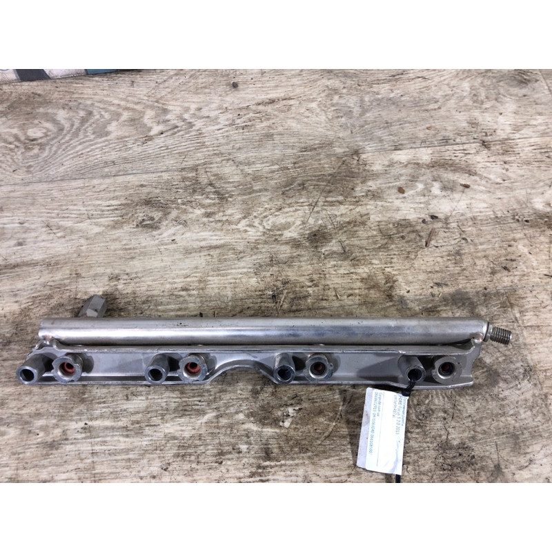 Топливная рампа (топливная система) FORD Focus MK3 2015 2.0 cm5e9h487al