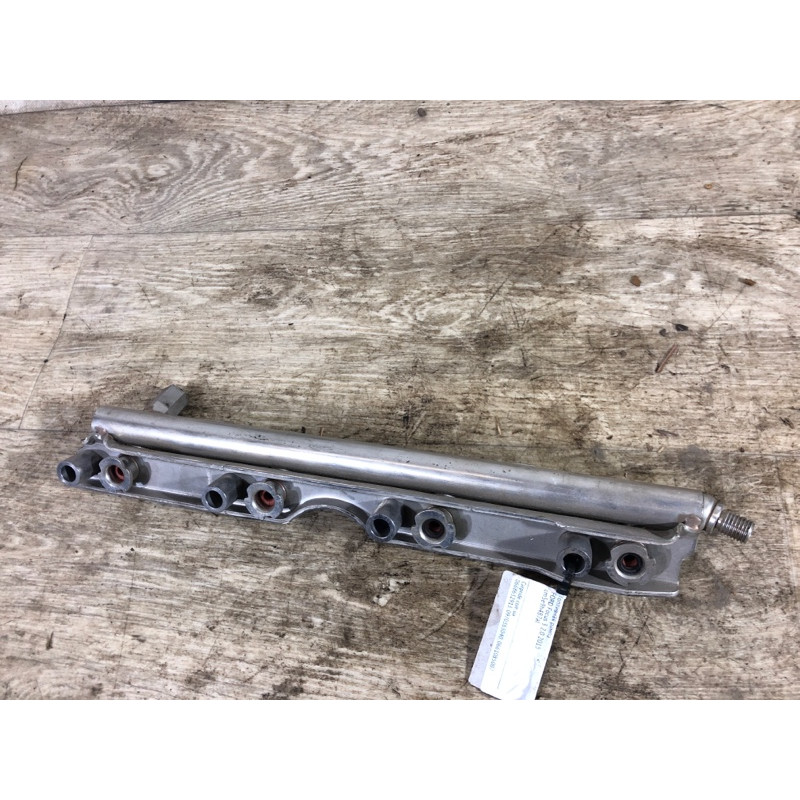 Топливная рампа (топливная система) FORD Focus MK3 2015 2.0 cm5e9h487al