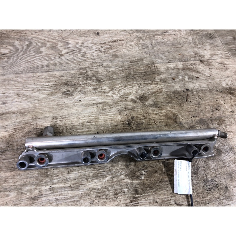 Топливная рампа (топливная система) FORD Focus MK3 2015 2.0 cm5e9h487al