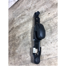 Кронштейн ремня безопасности