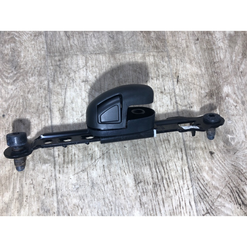 Кронштейн ременя безпеки (салон) Jeep Renegade BU 2016 2.4 07356523650