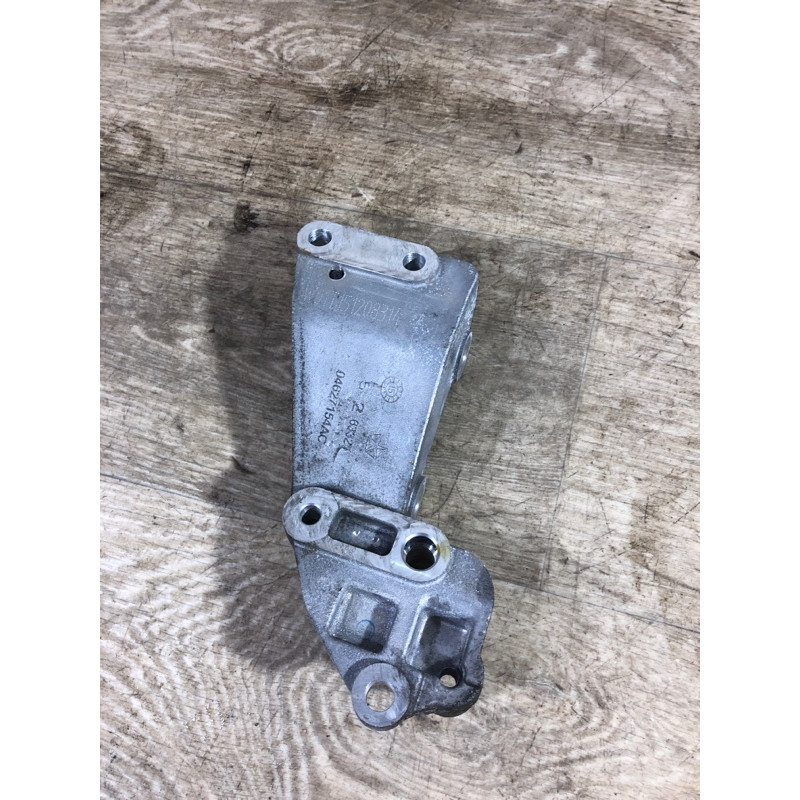 Кронштейн генератора (кронштейны двигателя) Jeep Renegade BU 2016 2.4 04627154ac