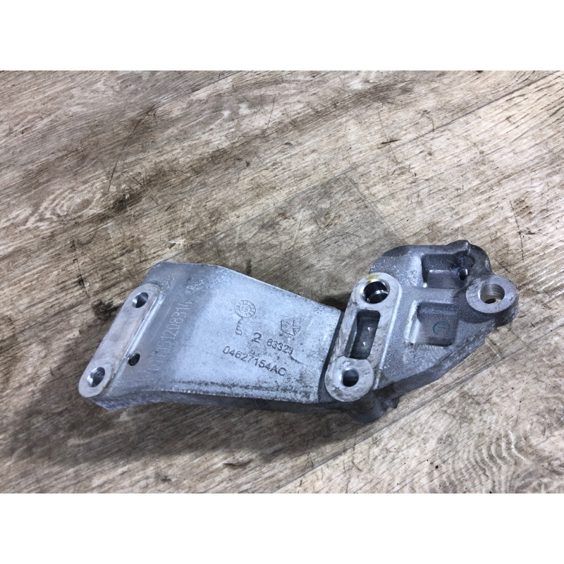 Кронштейн генератора (кронштейны двигателя) Jeep Renegade BU 2016 2.4 04627154ac