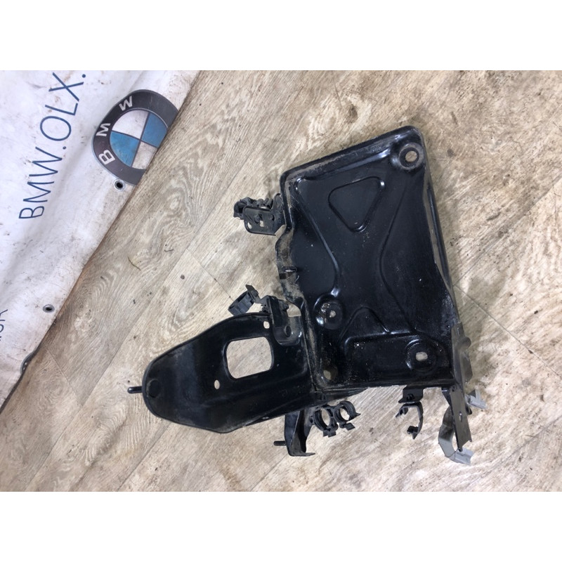 Крепление аккумулятора (кузов и элементы) Jeep Renegade BU 2016 2.4 68247459AA