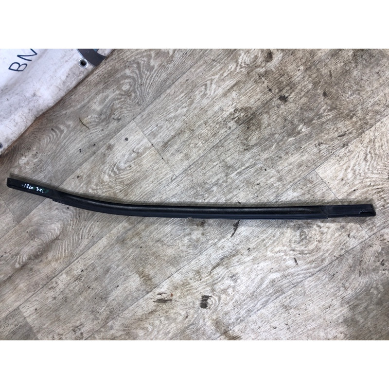 Молдинг двери внешний (кузов и элементы) Jeep Renegade BU 2016 2.4 68256361AA