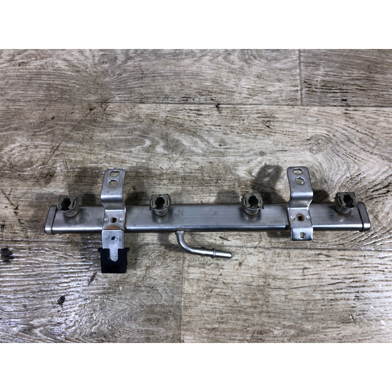 Топливная рампа (топливная система) Jeep Renegade BU 2016 2.4 04627120ac