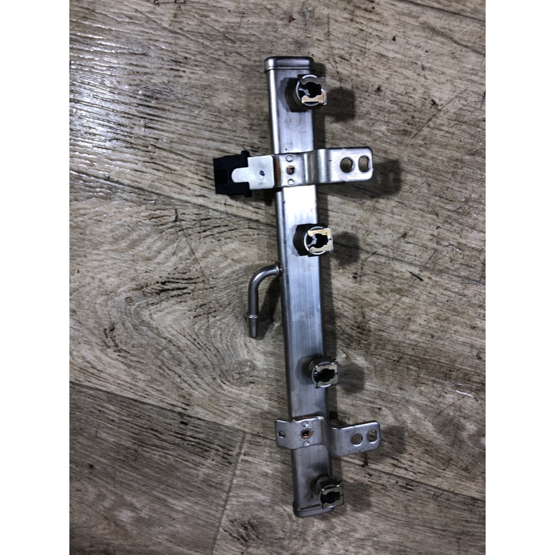 Топливная рампа (топливная система) Jeep Renegade BU 2016 2.4 04627120ac