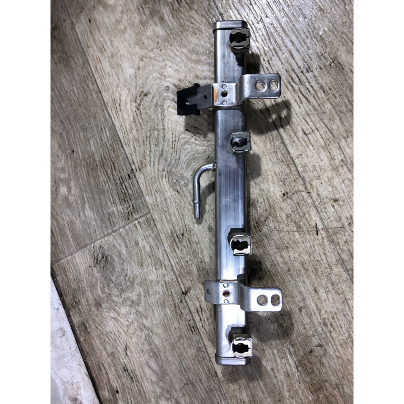 Топливная рампа (топливная система) Jeep Renegade BU 2016 2.4 04627120ac