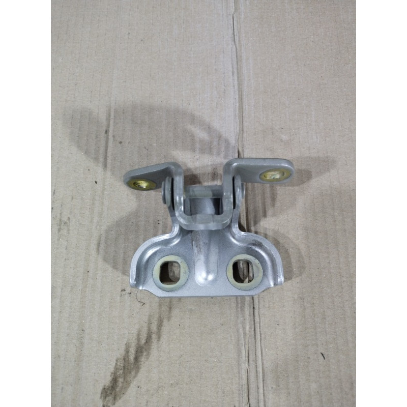 Петля двери (кузов и элементы) CHEVROLET Volt 1 2013 1.4 13501713