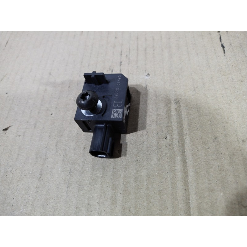 Датчик удара (электрика / датчики) CHEVROLET Volt 1 2013 1.4 13502577