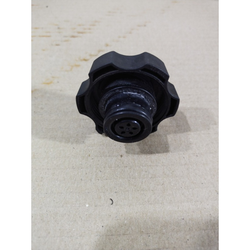 Крышка расширительного бачка (система охлаждения) CHEVROLET Volt 1 2013 1.4 13502353