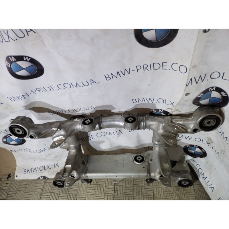 Подрамник (подвеска) BMW 5-series F10 2013 N63B44 33316799103