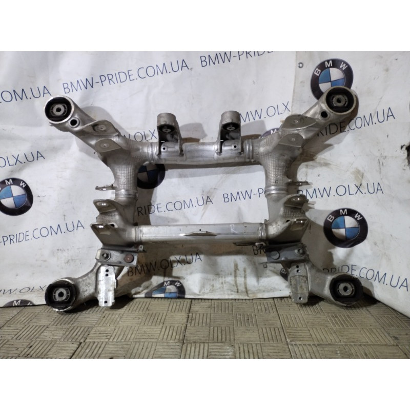 Подрамник (подвеска) BMW 5-series F10 2013 N63B44 33316799103
